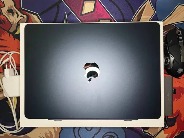 Продам MacBook в идеальном состоянии с полным комплектом - Компьютерные игры в Южно-Сахалинск