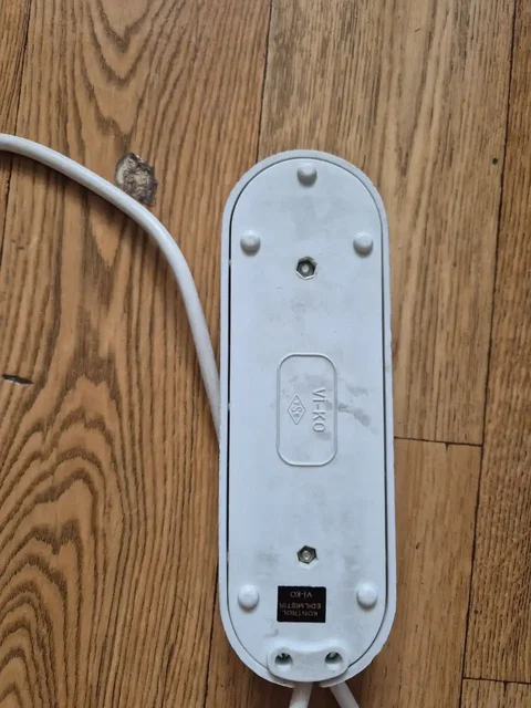 Продам электрический удлинитель 2 метра на 4 прибора - Барахолка в Южно-Сахалинск