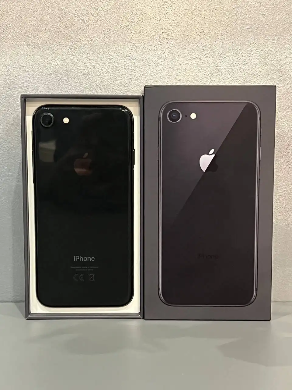 iPhone 8 64gb в идеальном состоянии - Смартфоны (Электроника) в Южно-Сахалинск