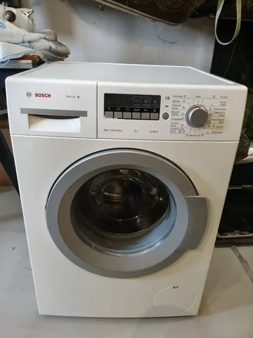 Продам стиральную машинку Bosch 4 серии 8 кг - Барахолка в Южно-Сахалинск