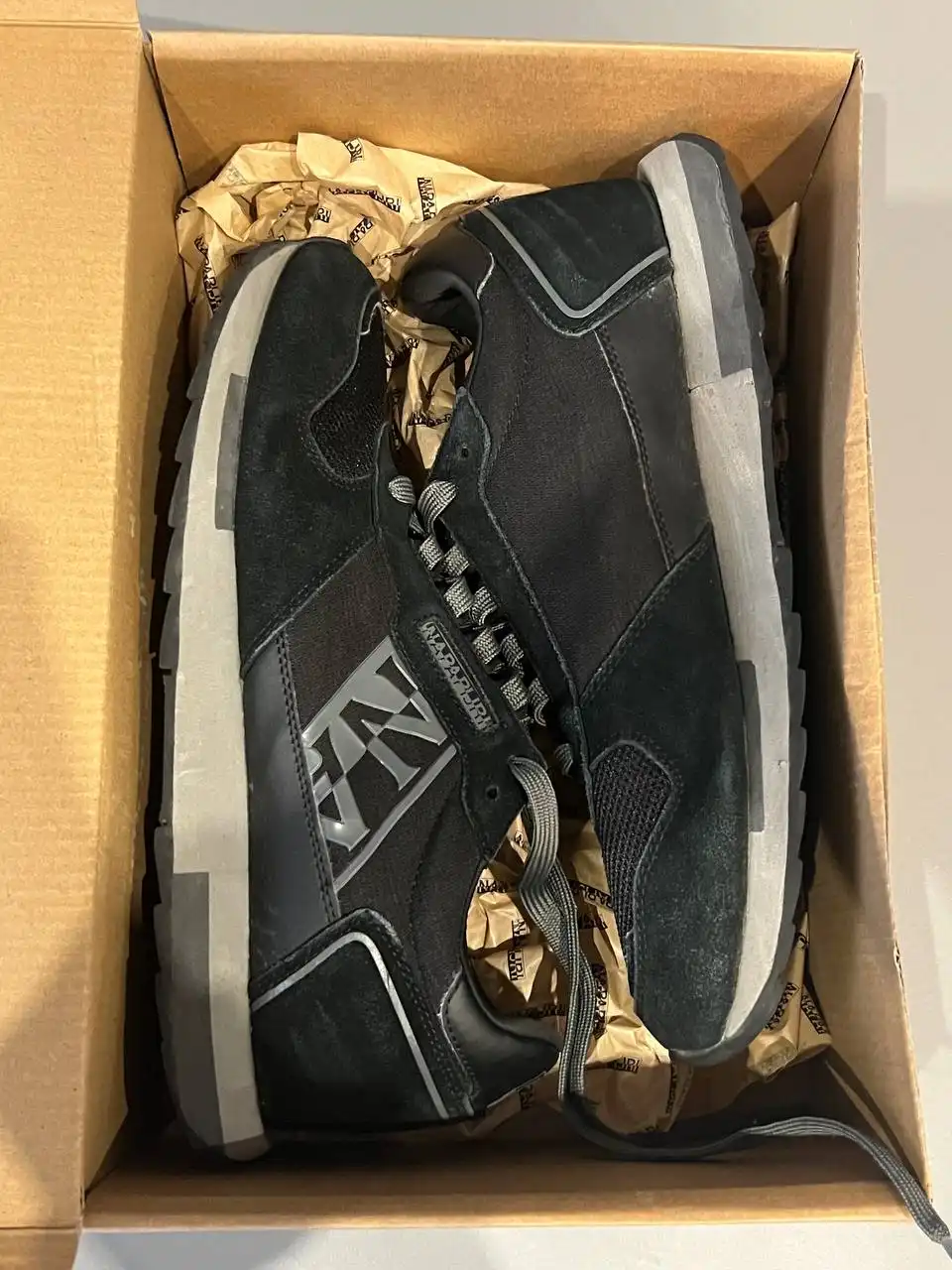 Продажа кроссовок Nike - Одежда (Барахолка) в Южно-Сахалинск