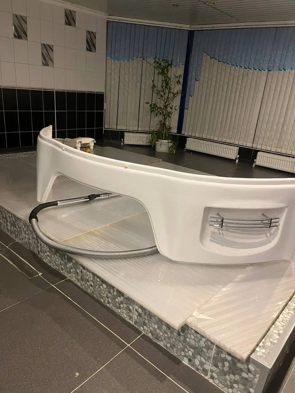 Продажа новой душевой кабинки - Сантехника (Для дома и дачи) в Южно-Сахалинск