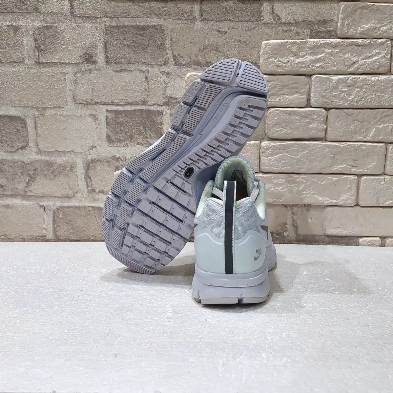 Беговые кроссовки 41 размер - Обувь (Одежда) в Южно-Сахалинск