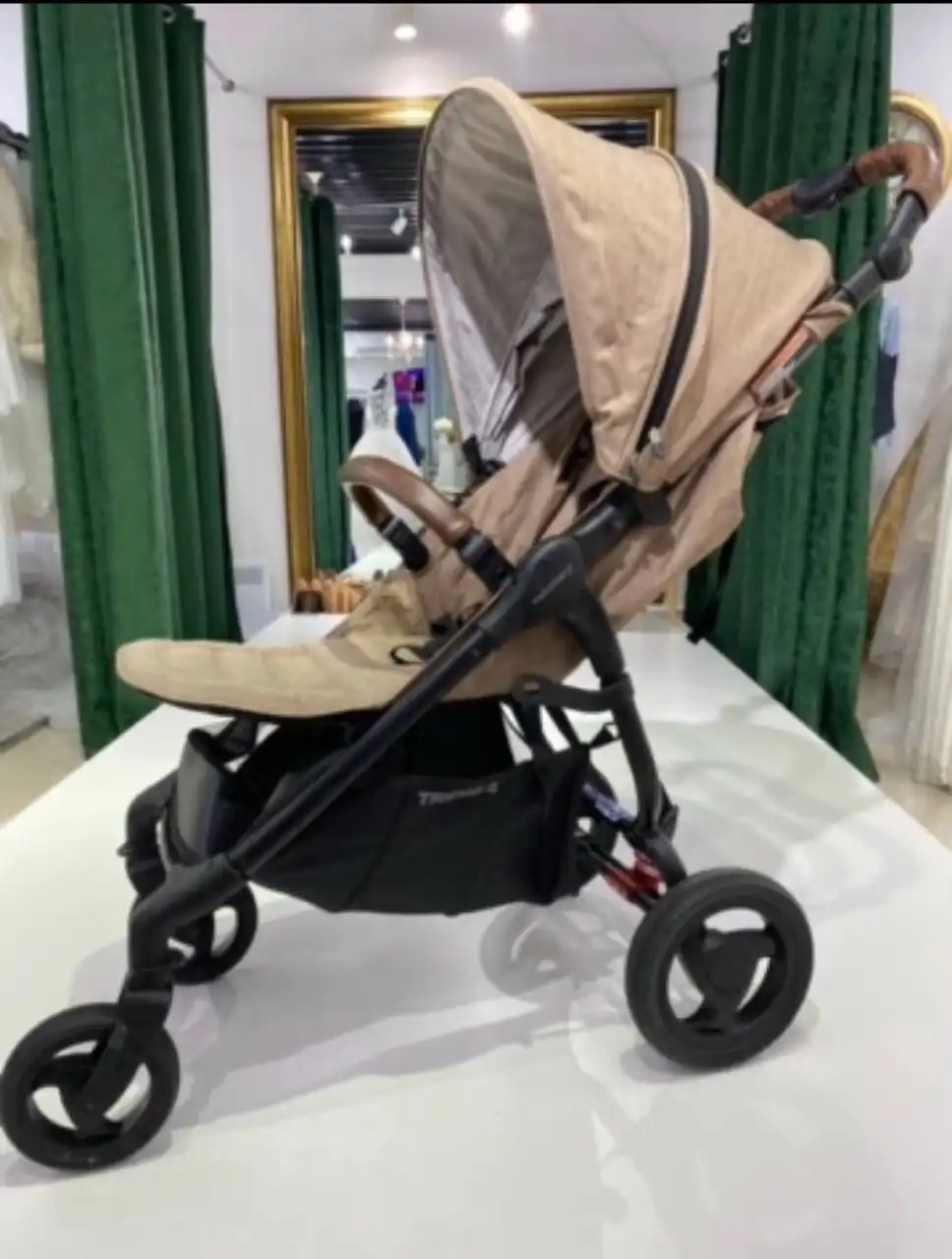 Продается прогулочная коляска - Коляски (Товары для детей) в Южно-Сахалинск