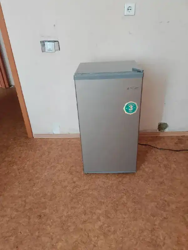 Продам холодильник в Южно-Сахалинске - Крупная бытовая техника (Для дома и дачи) в Южно-Сахалинск