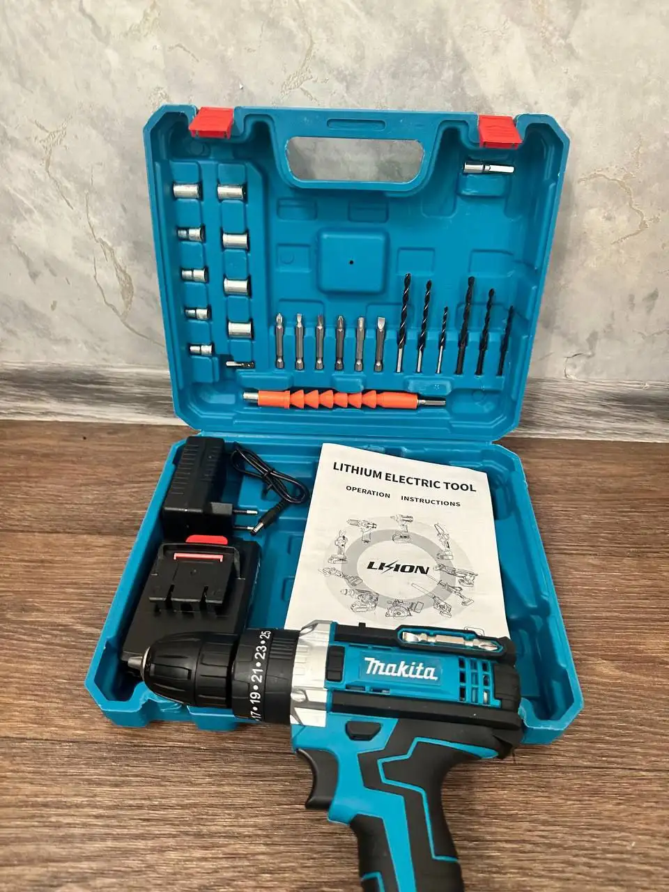 Шуруповёрт Макита - Инструменты (Электроника) в Южно-Сахалинск