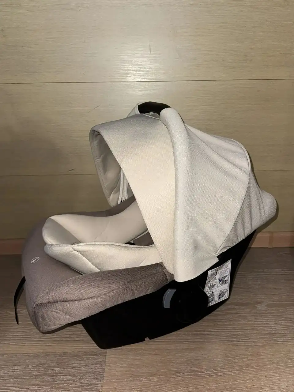 Продам авто люльку для детей от 0 до 1 года - Автокресла и люльки (Товары для детей) в Южно-Сахалинск