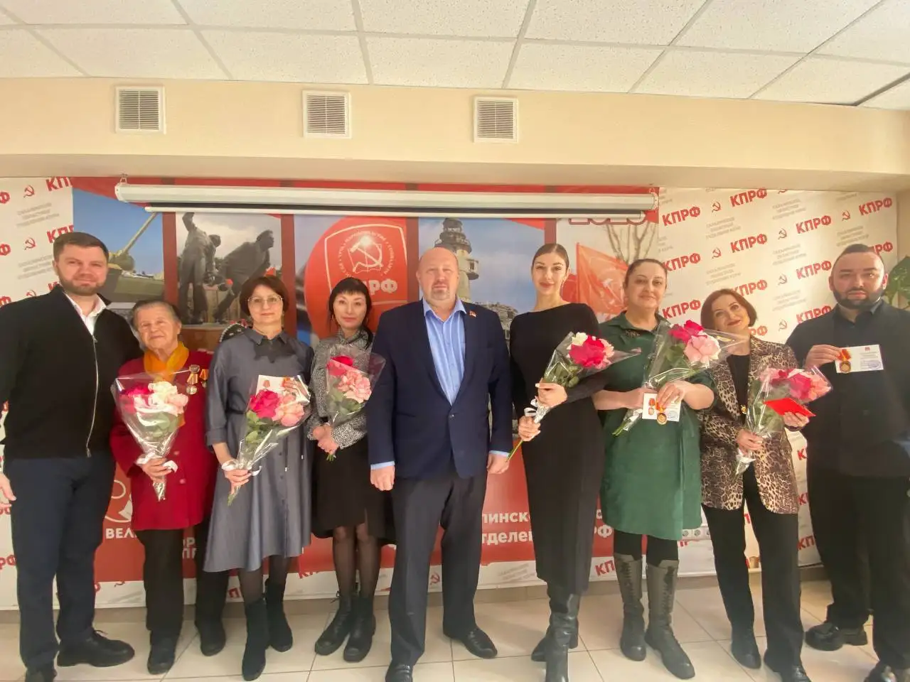 Награждение работников культуры медалями ЦК КПРФ - Барахолка в Южно-Сахалинск