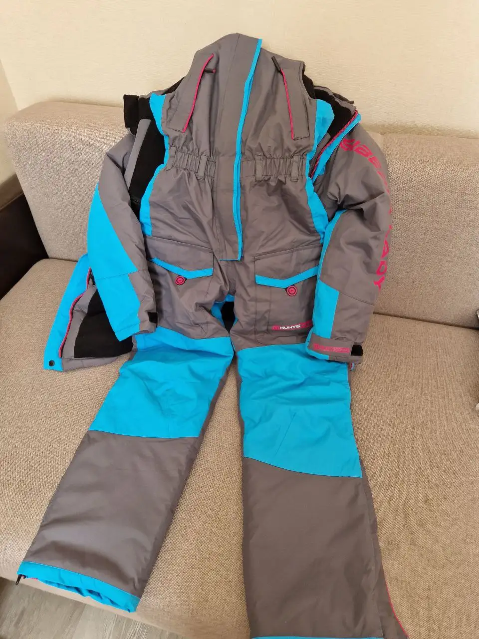 Новый зимний рыбацкий костюм для миниатюрных рыбачек - Спецодежда (Одежда) в Южно-Сахалинск