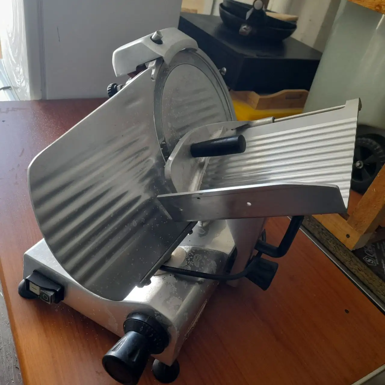 Продается слайсер итальянского производства - Барахолка в Южно-Сахалинск