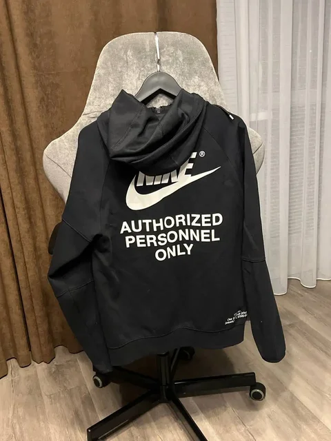 Черная кофта найк и ветровка - частное объявление в Южно-Сахалинск