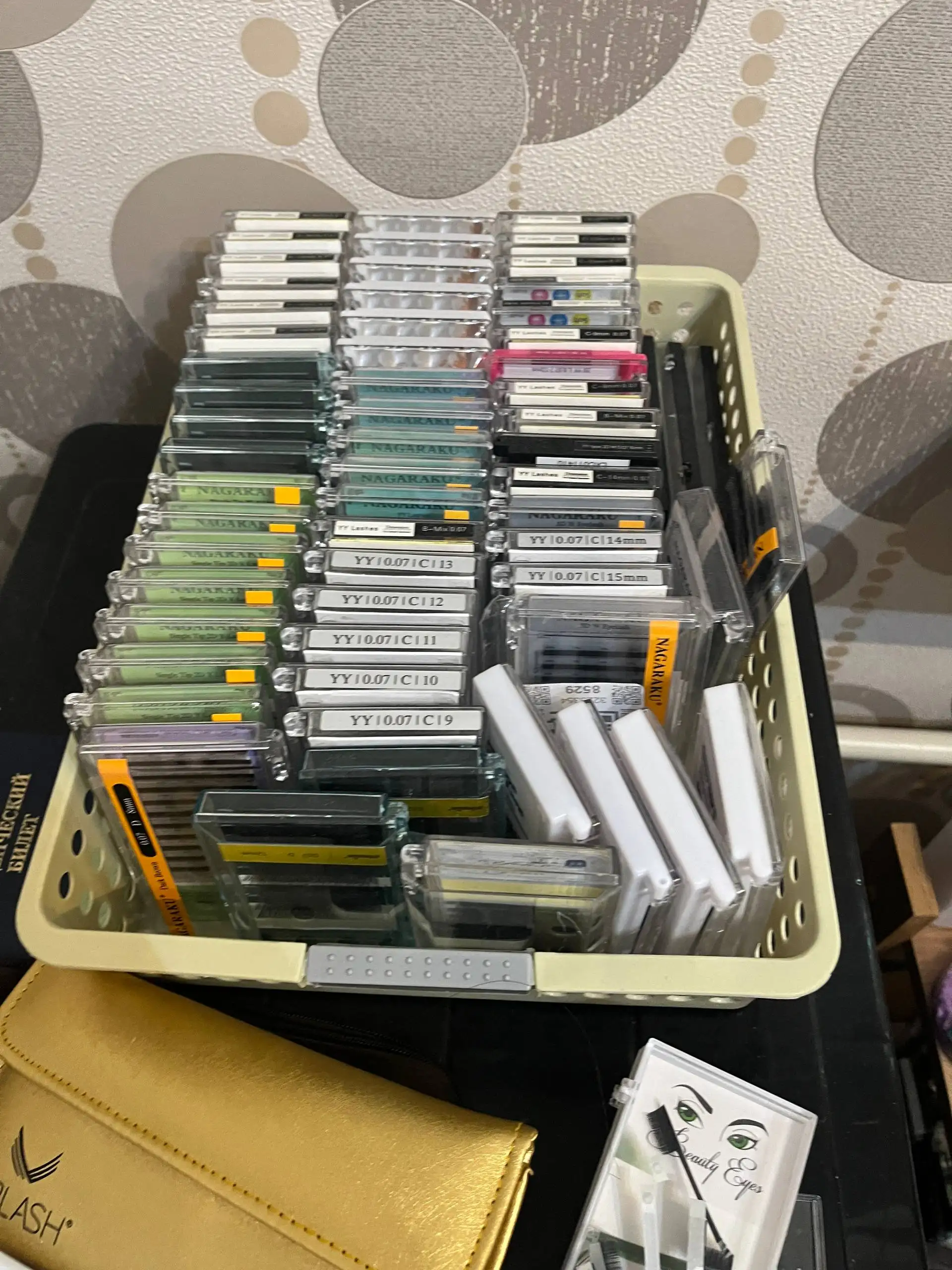 Продам материалы для наращивания ресниц - Красота и здоровье (Барахолка) в Южно-Сахалинск