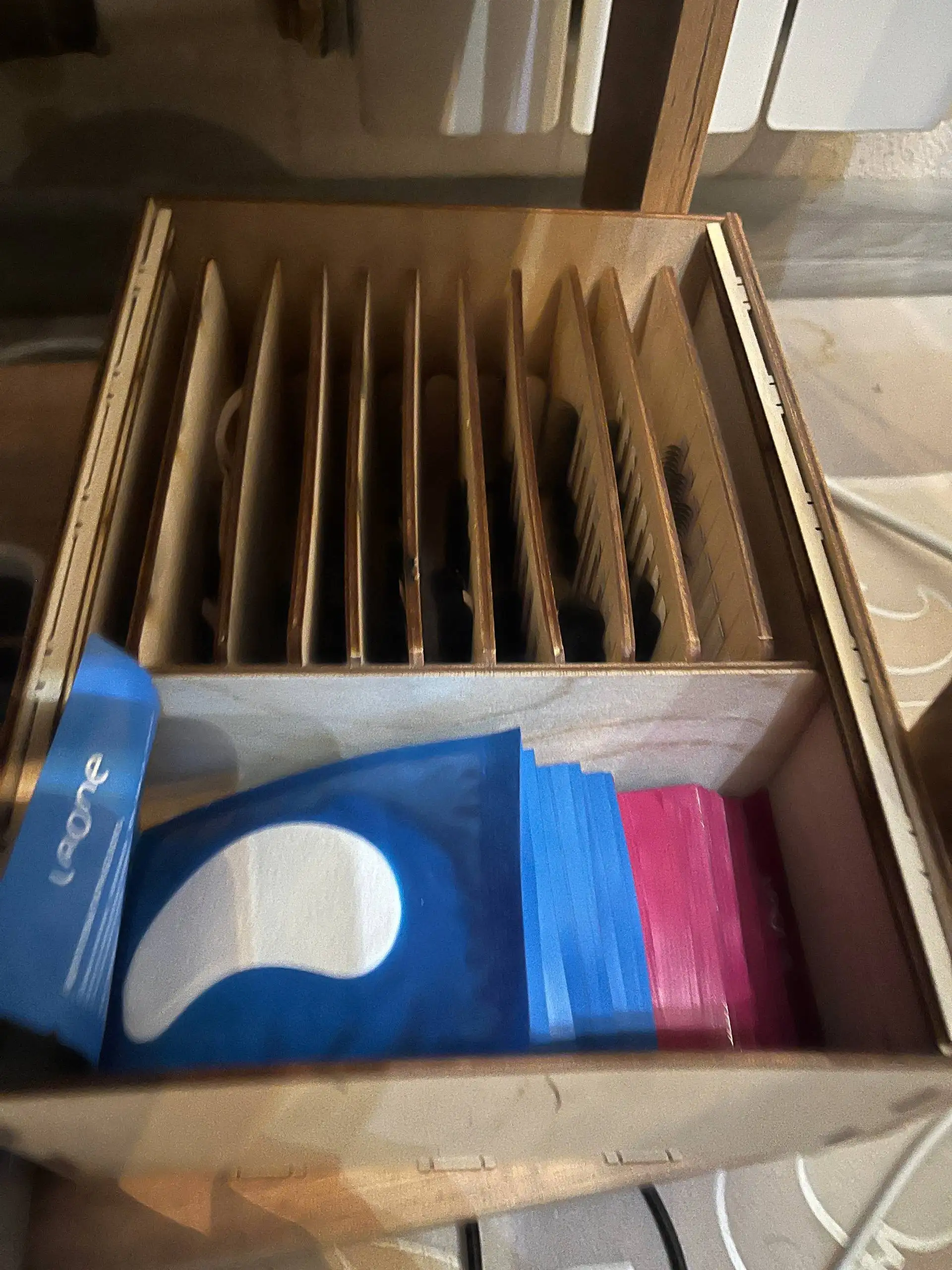 Продам материалы для наращивания ресниц - Красота и здоровье (Барахолка) в Южно-Сахалинск