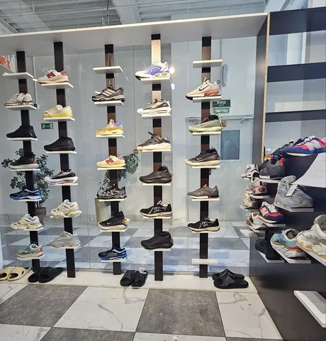 Магазин закрывается - обувь по 2500 - Аксессуары в Южно-Сахалинск