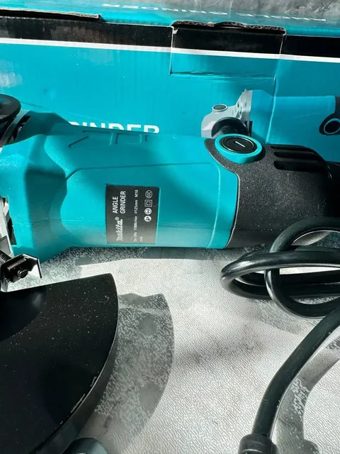 Болгарка Макита полный комплект - Барахолка в Южно-Сахалинск