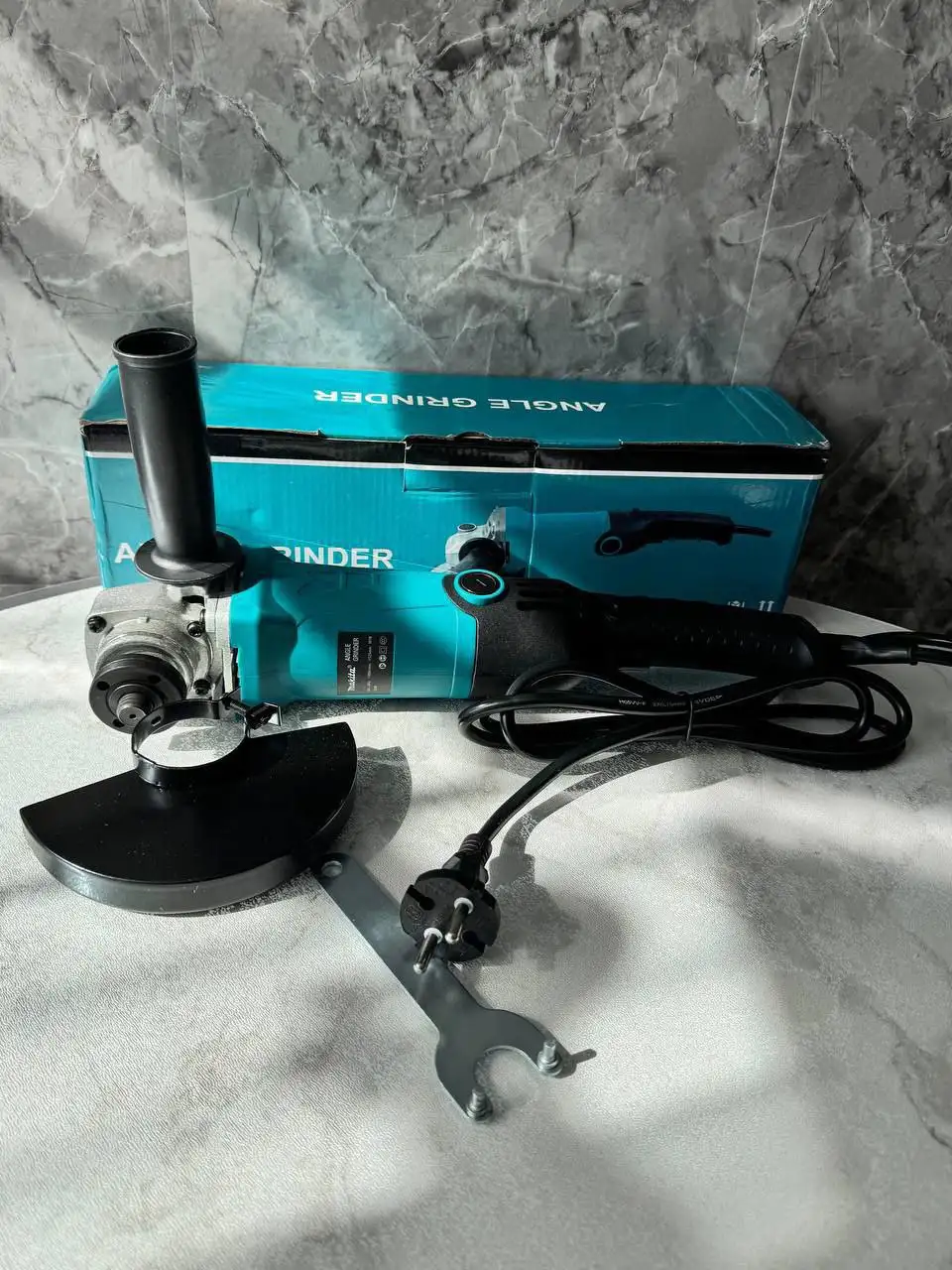 Болгарка Макита полный комплект - Электроинструменты (Барахолка) в Южно-Сахалинск