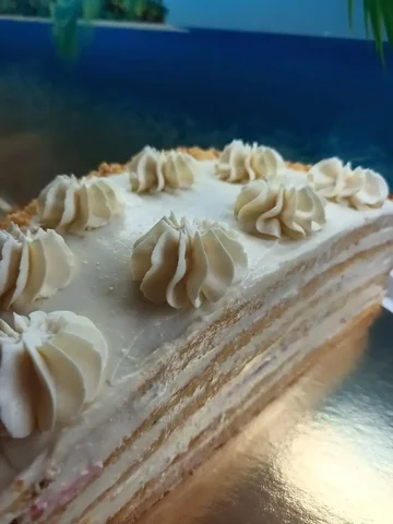 Карамельная девочка с вишней - половинка 870 г - Барахолка в Южно-Сахалинск