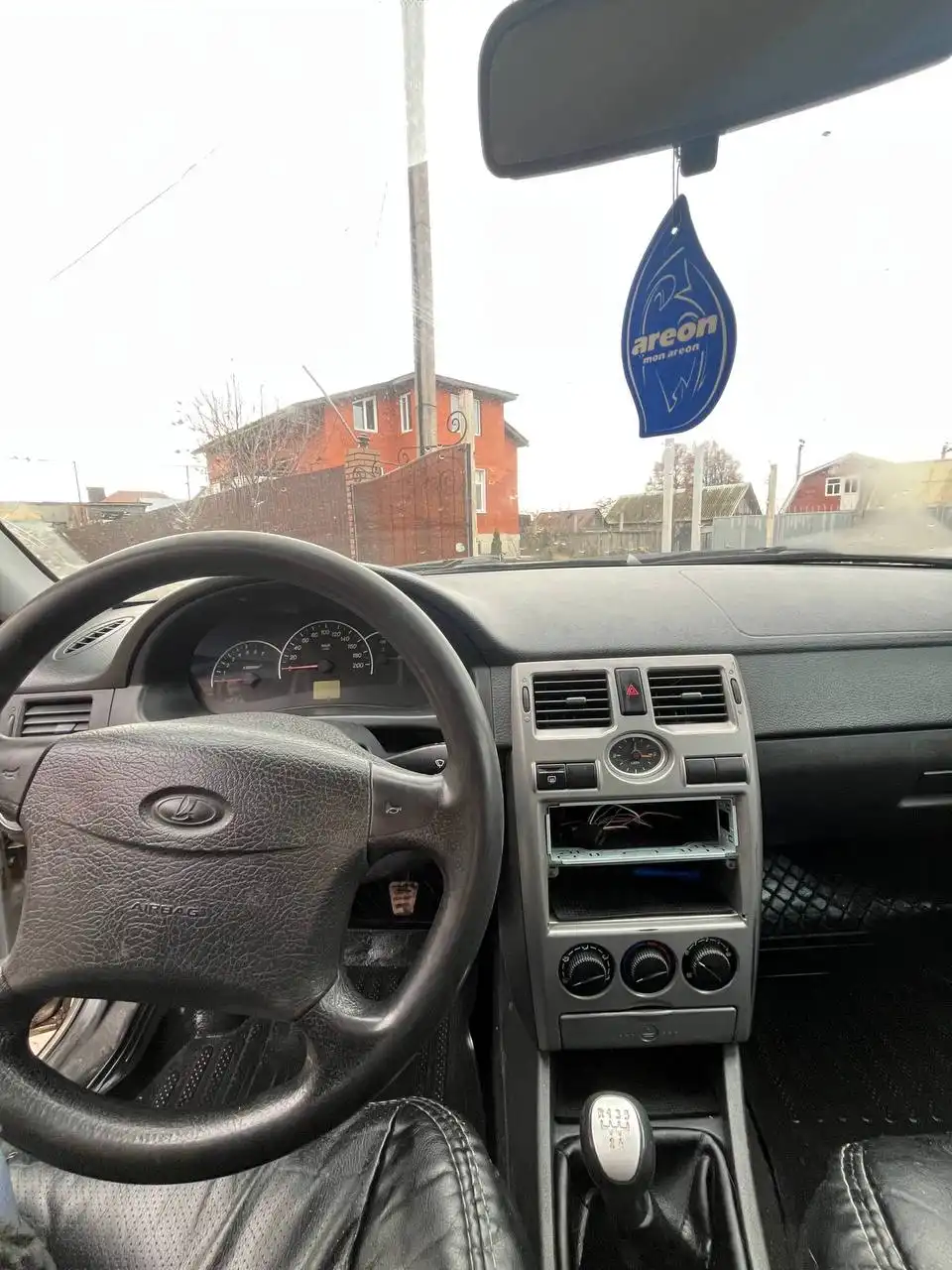 Продажа автомобиля Lada Priora 2012 года выпуска