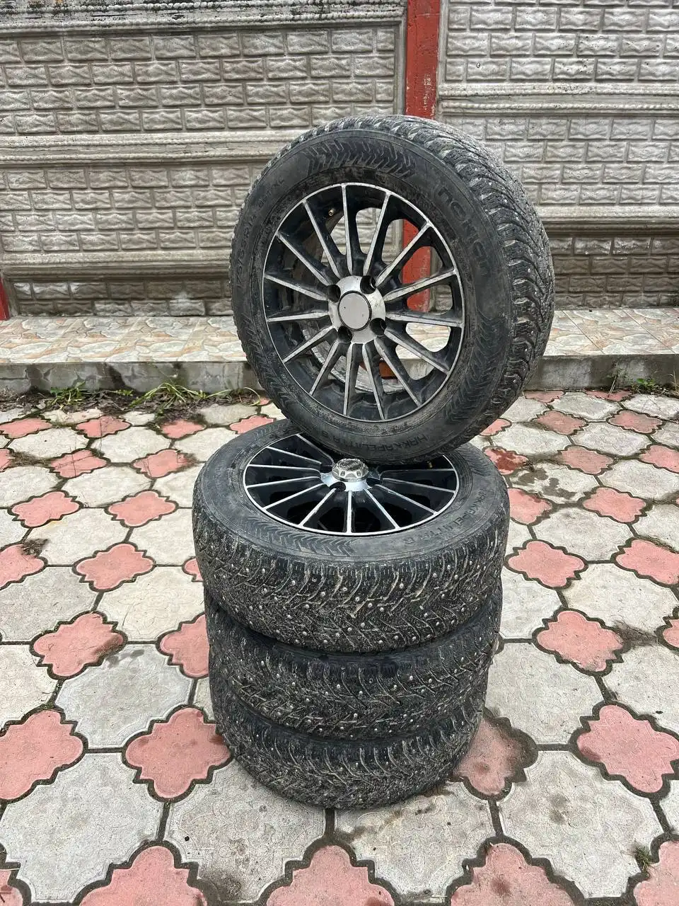 Комплект зимней резины на литье с Калины