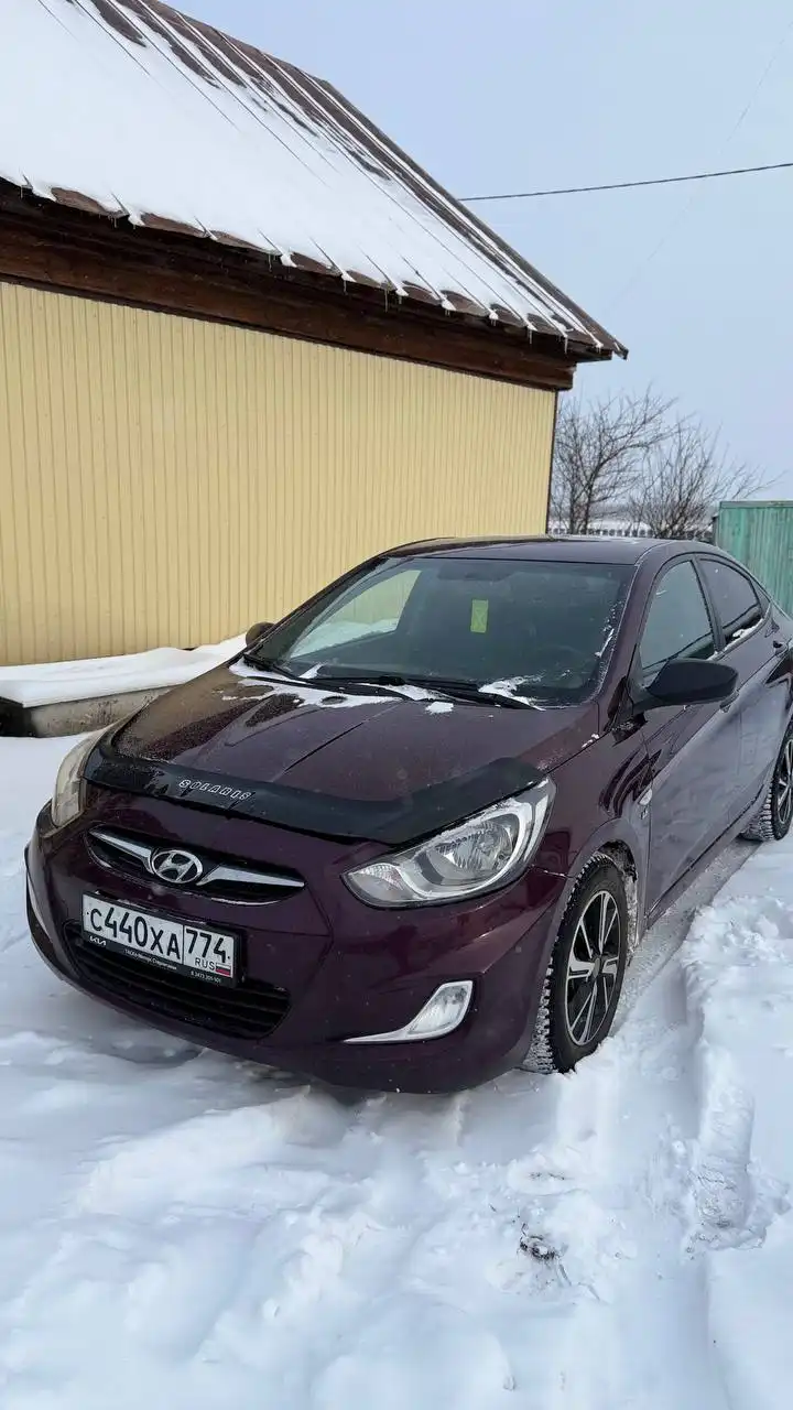 Продажа Hyundai Solaris 2014 года - Авто в Неизвестно