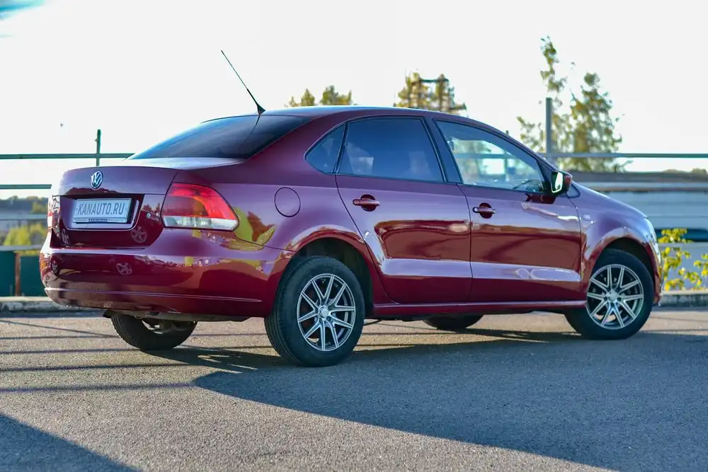 Volkswagen Polo 2011 года в отличном состоянии