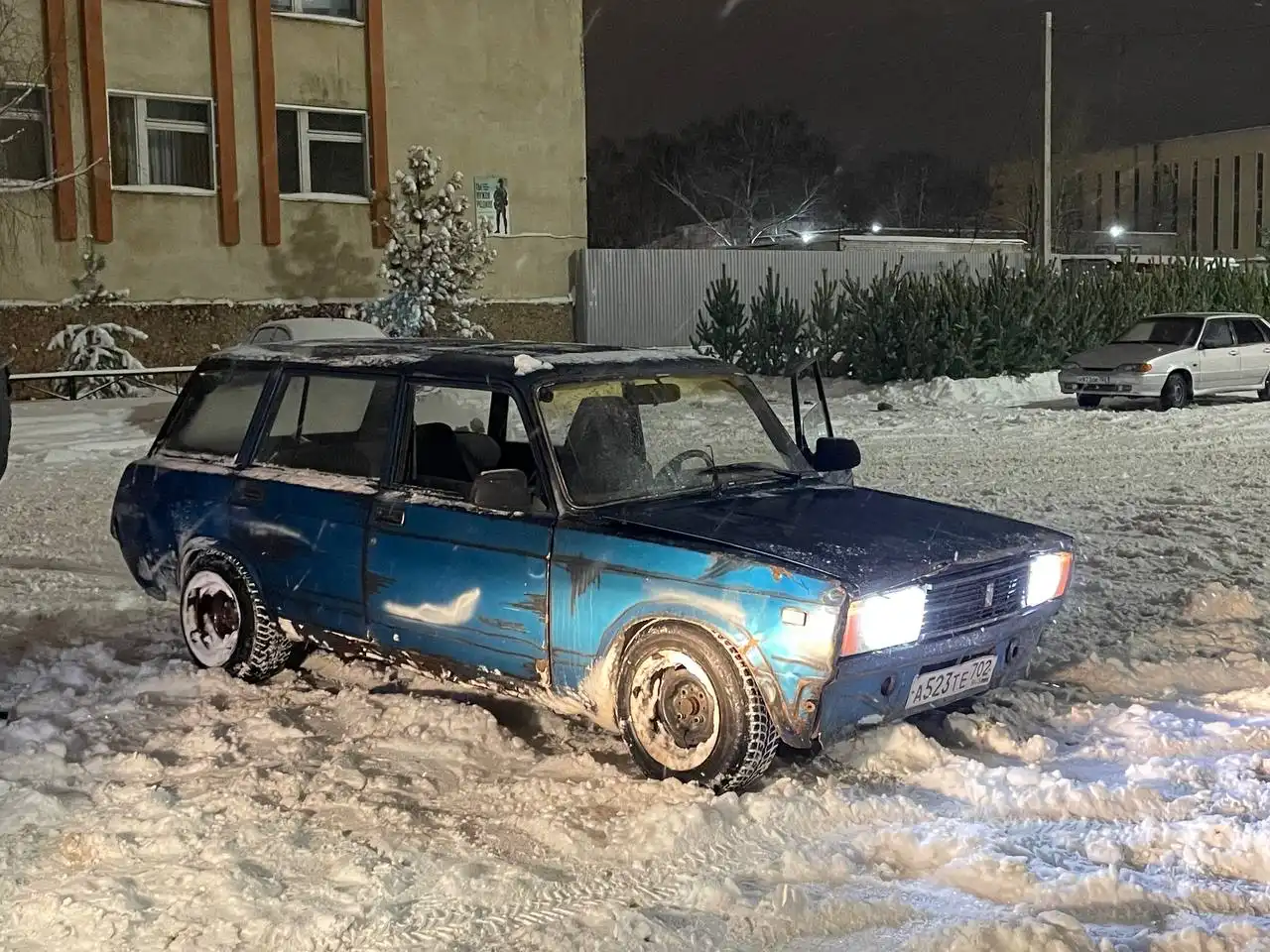 Шины полный ход и под зиму - Шины и диски (Авто) в Неизвестно