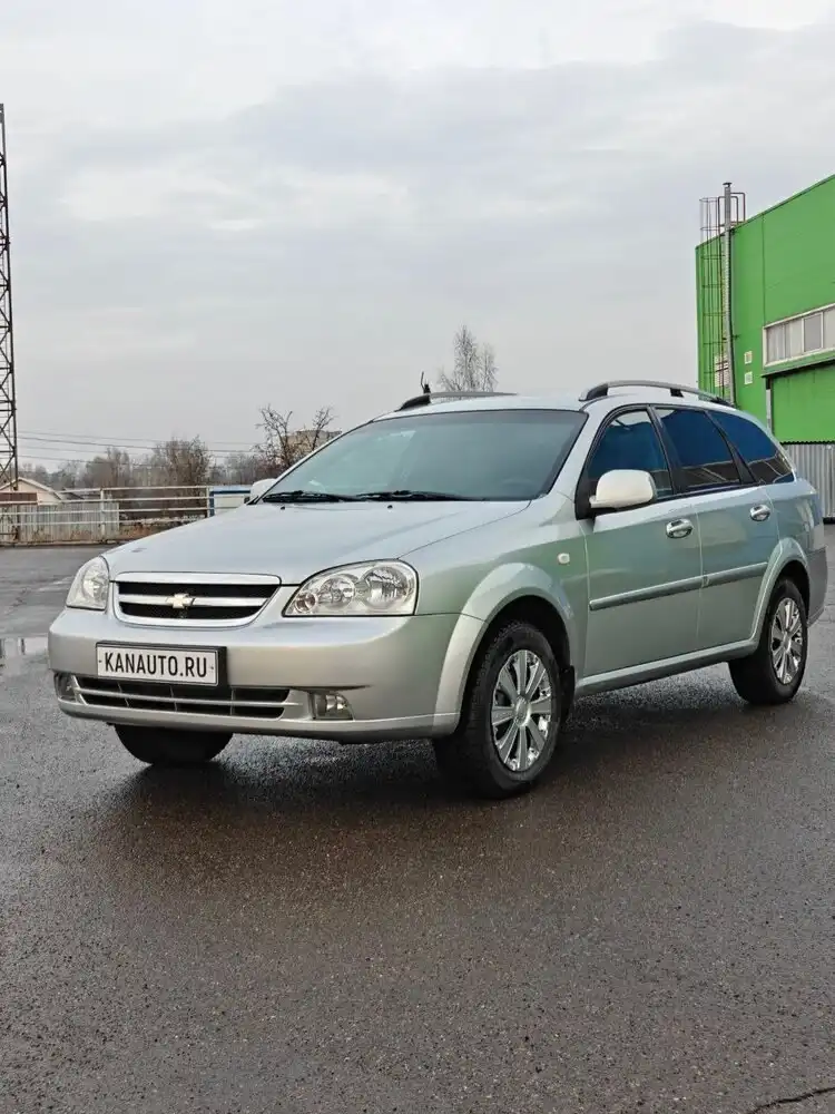 Chevrolet Lacetti универсал 2010 года