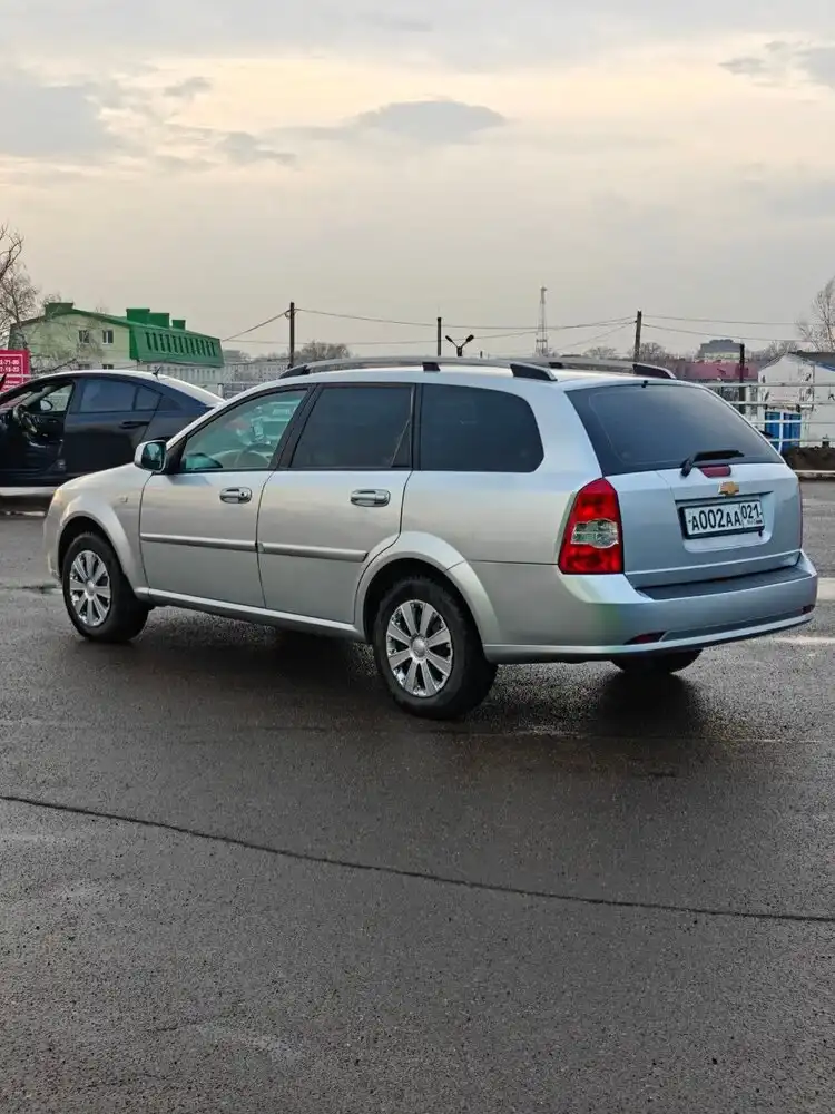Chevrolet Lacetti универсал 2010 года