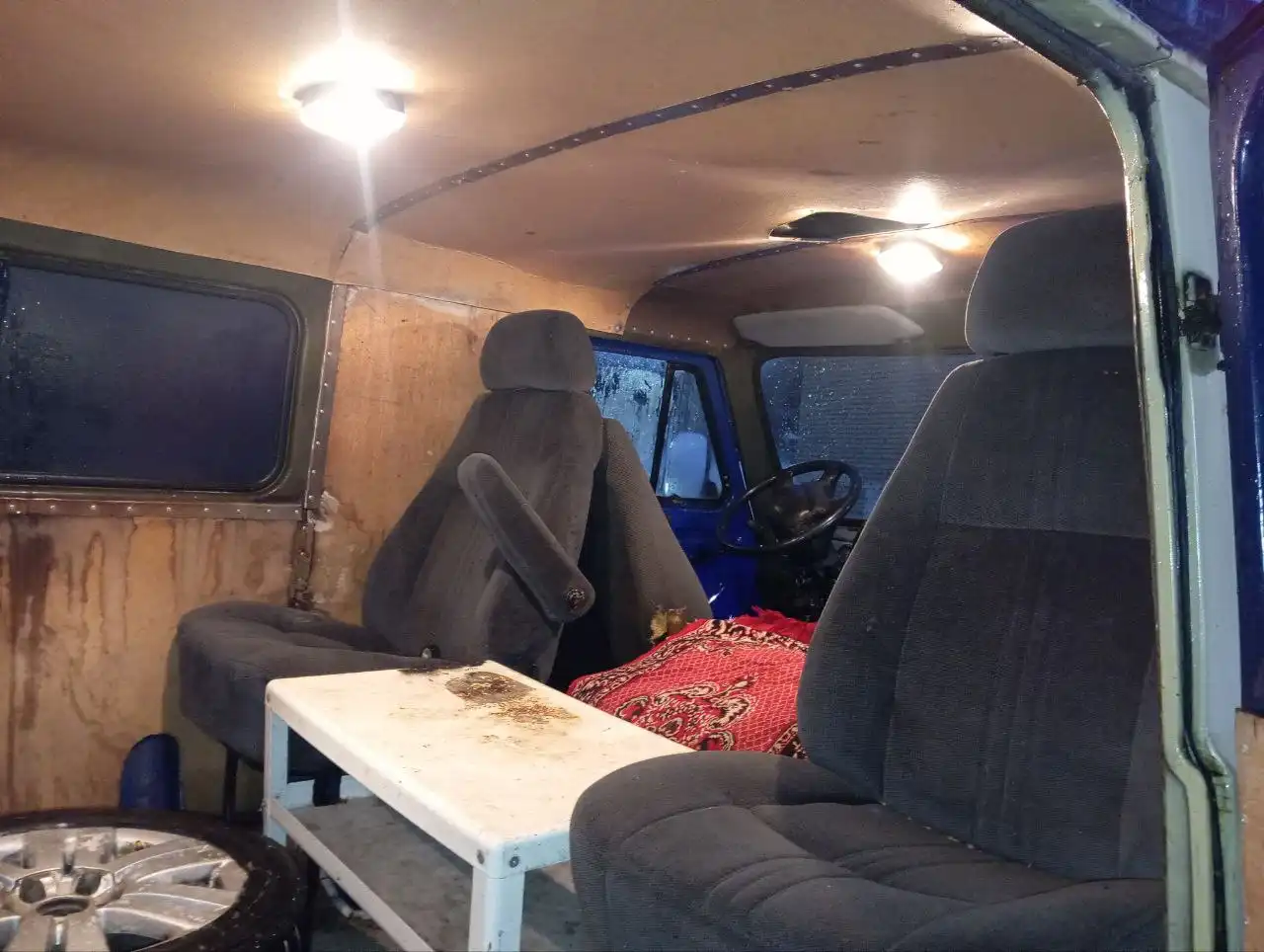 Продам УАЗик буханку 1996 года - Грузовики и коммерческий транспорт (Авто) в Неизвестно