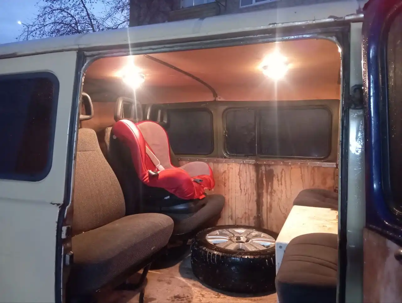 Продам УАЗик буханку 1996 года - Грузовики и коммерческий транспорт (Авто) в Неизвестно