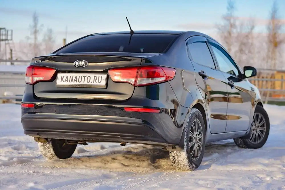 Kia Rio 2016 года в Канаше