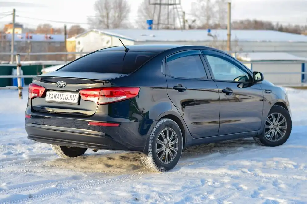 Kia Rio 2016 года в Канаше