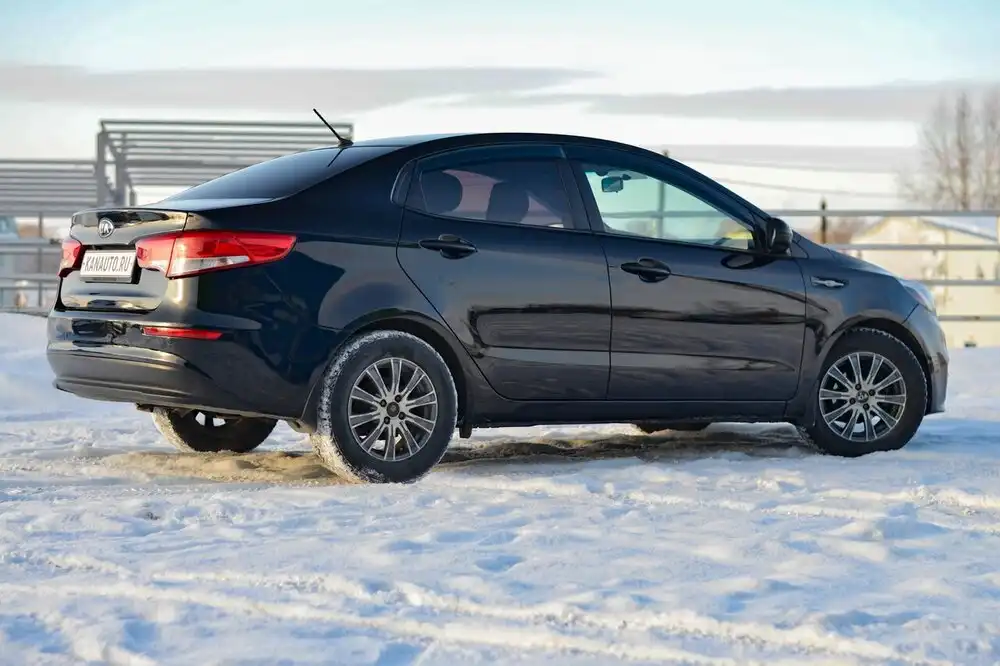 Kia Rio 2016 года в Канаше
