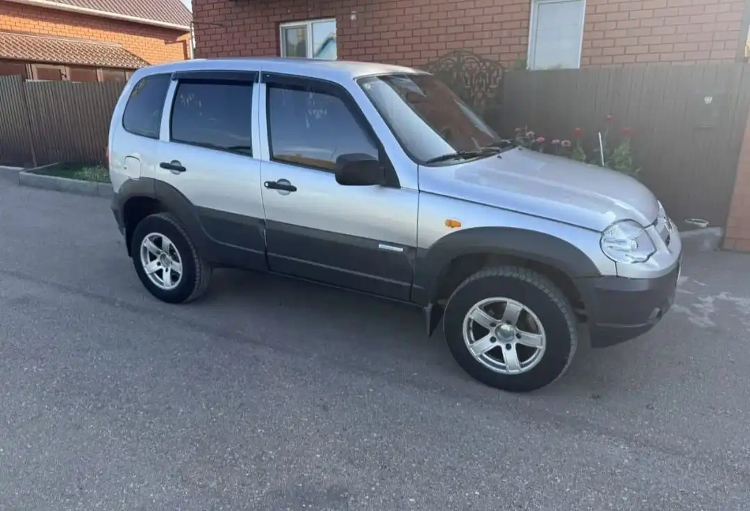Chevrolet NIVA 2010 года - Легковые автомобили (Авто) в Октябрьский/Туймазы