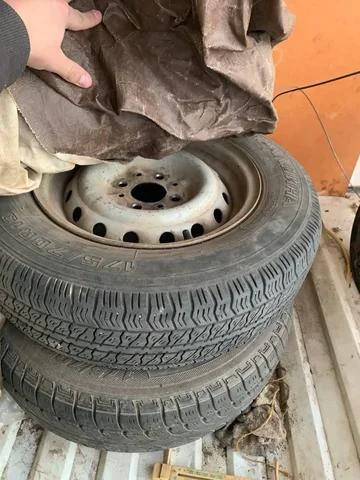 Продажа 2 летних колес R13 с документами - Запчасти в Туймазы