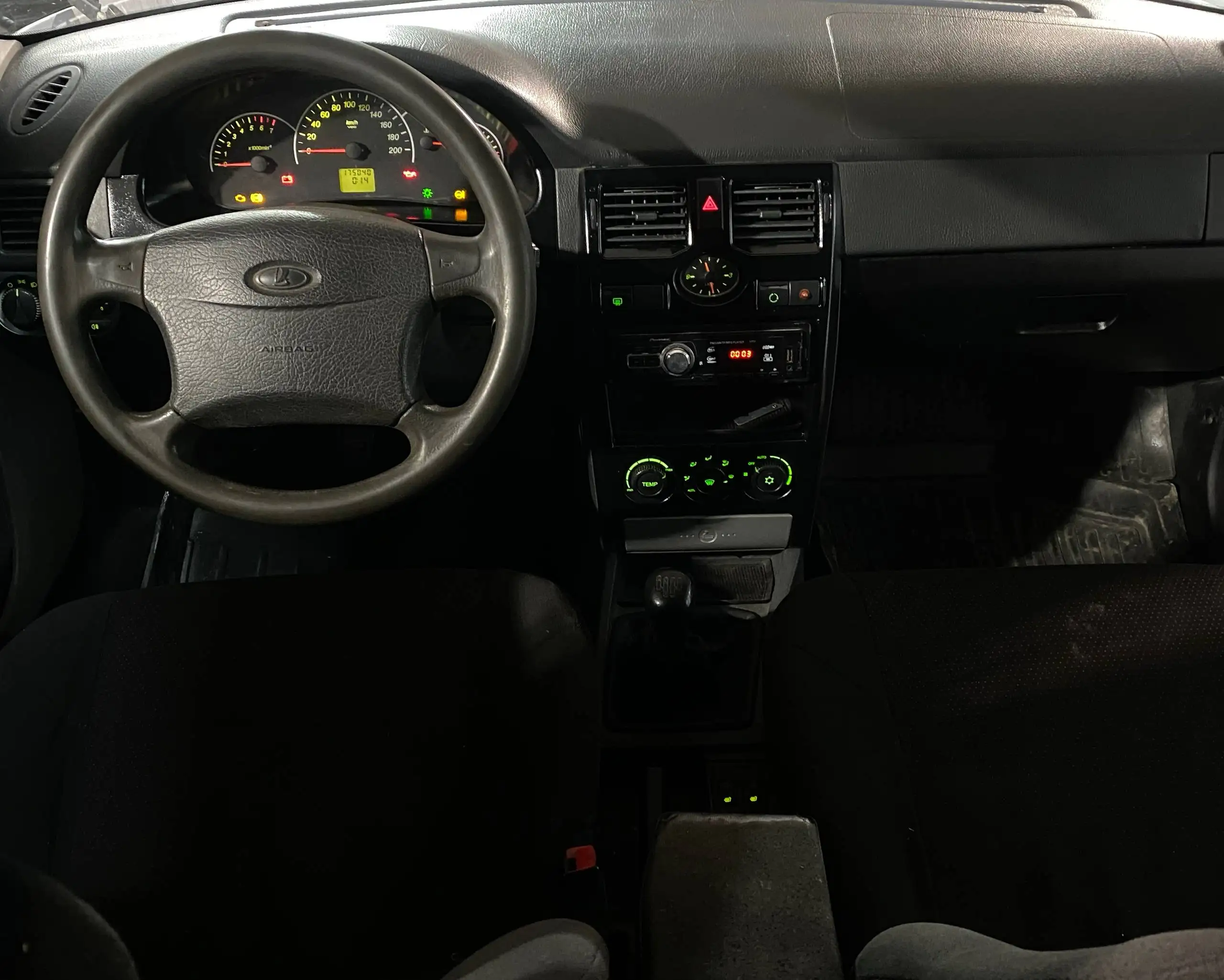 Продается Лада Приора 2009 года выпуска - Авто в Неизвестно