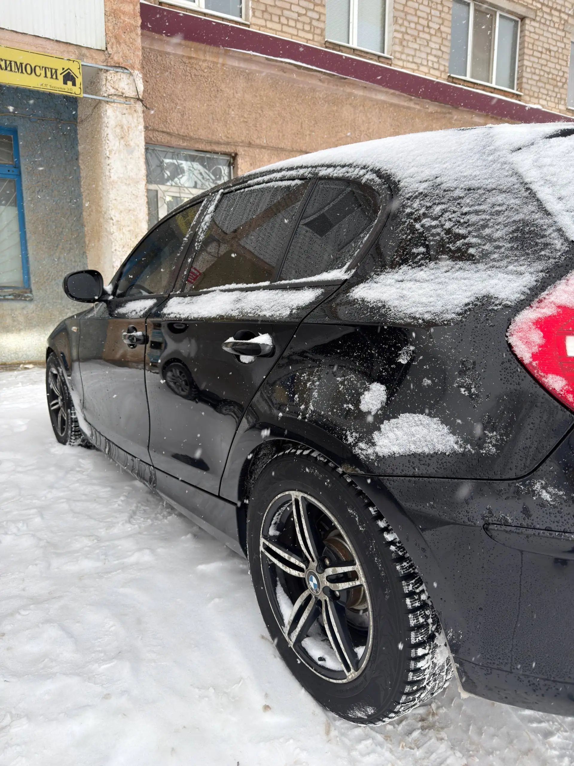 BMW 1 серии E87 2010 года 2.0 л 136 л.с. - Легковые автомобили (Авто) в Неизвестно