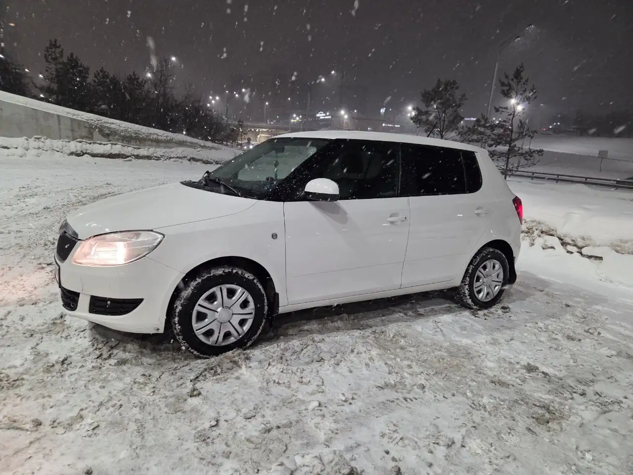 Продажа автомобиля 2013 года выпуска с пробегом 106000 км - Легковые автомобили (Авто) в Неизвестно