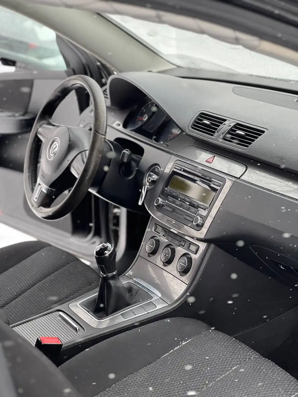 Volkswagen Passat 2009 1.6 МТ - Легковые автомобили (Авто) в Неизвестно