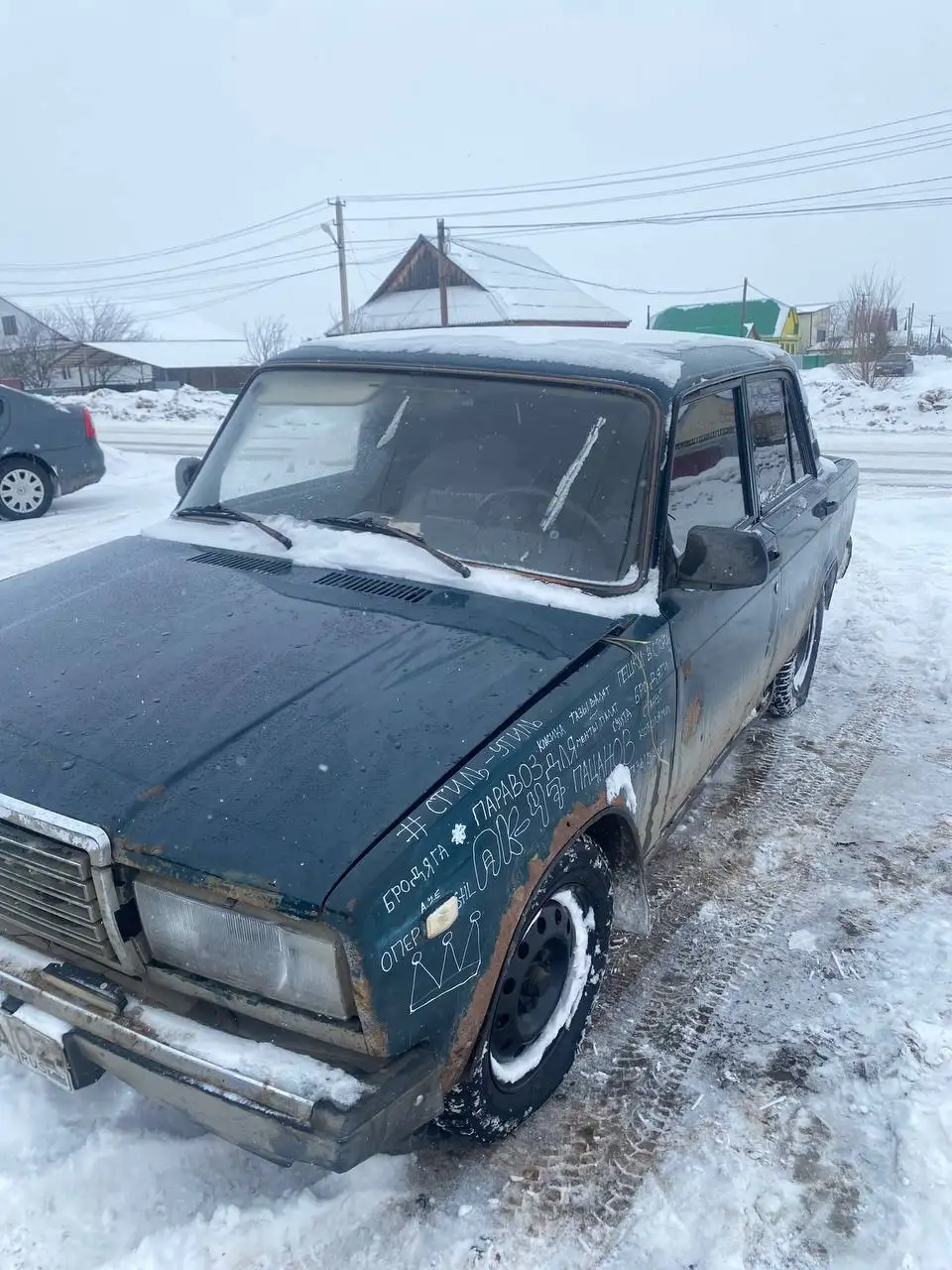 ВАЗ 2107 5 лет, на ходу, все документы, на учете - Легковые автомобили (Авто) в Неизвестно