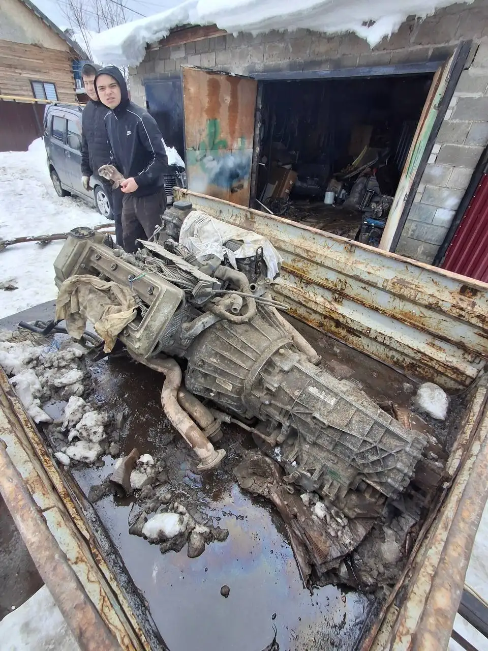 Продам мотор с коробкой от BMW E39 V8 3.5 - Автомобильные запчасти (Запчасти) в Уфа