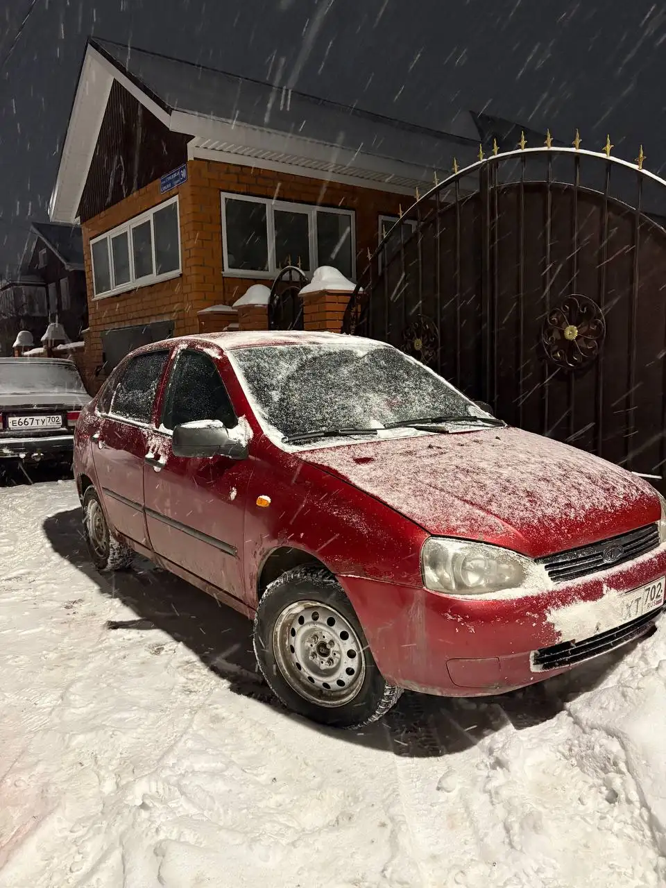 Продажа Лада Калина 2010 года с ГУР и стеклоподъемниками - Легковые автомобили (Авто) в Неизвестно