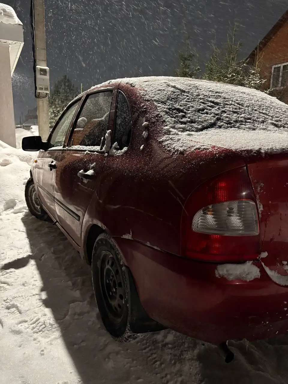 Продажа Лада Калина 2010 года с ГУР и стеклоподъемниками - Легковые автомобили (Авто) в Неизвестно