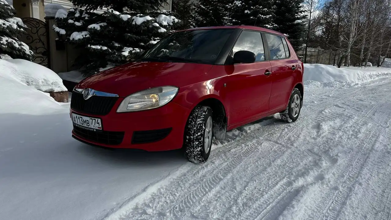 Skoda Fabia 2010 года с капремонтом двигателя - Легковые автомобили (Авто) в Магнитогорск