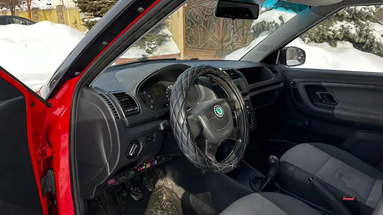 Skoda Fabia 2010 года с капремонтом двигателя - Легковые автомобили (Авто) в Магнитогорск