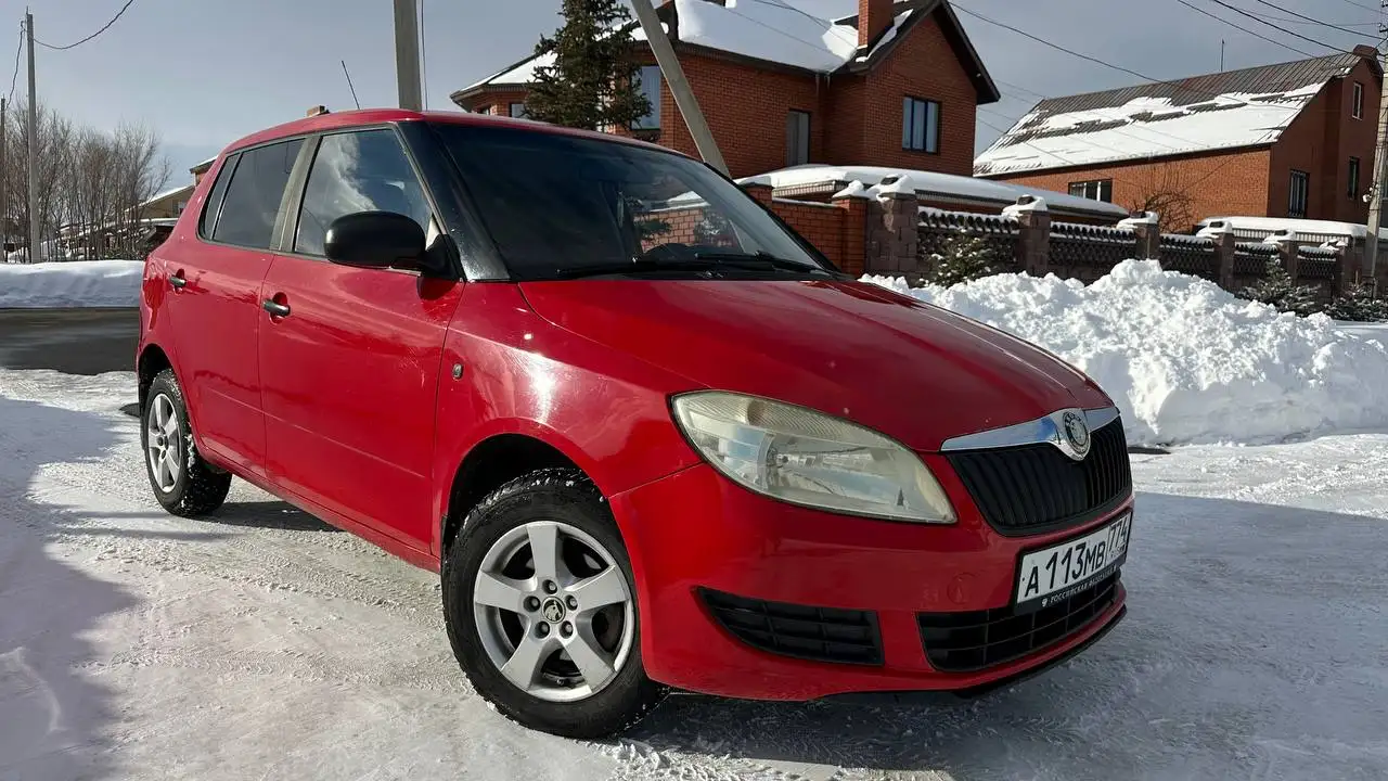 Skoda Fabia 2010 года с капремонтом двигателя - Легковые автомобили (Авто) в Магнитогорск