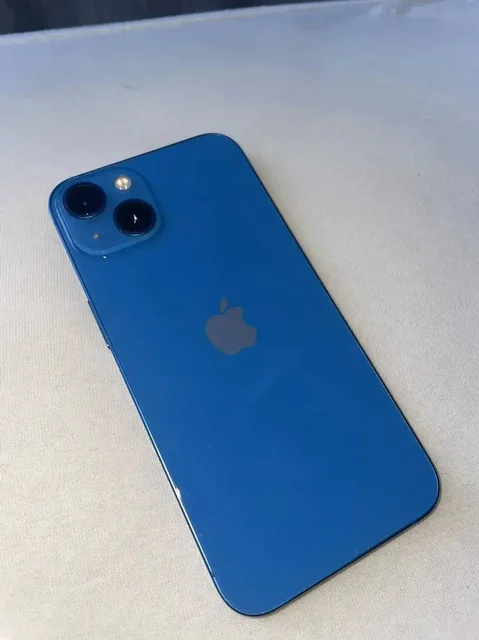 Продам iPhone 13 в идеальном состоянии с комплектом - Электроника в Неизвестно