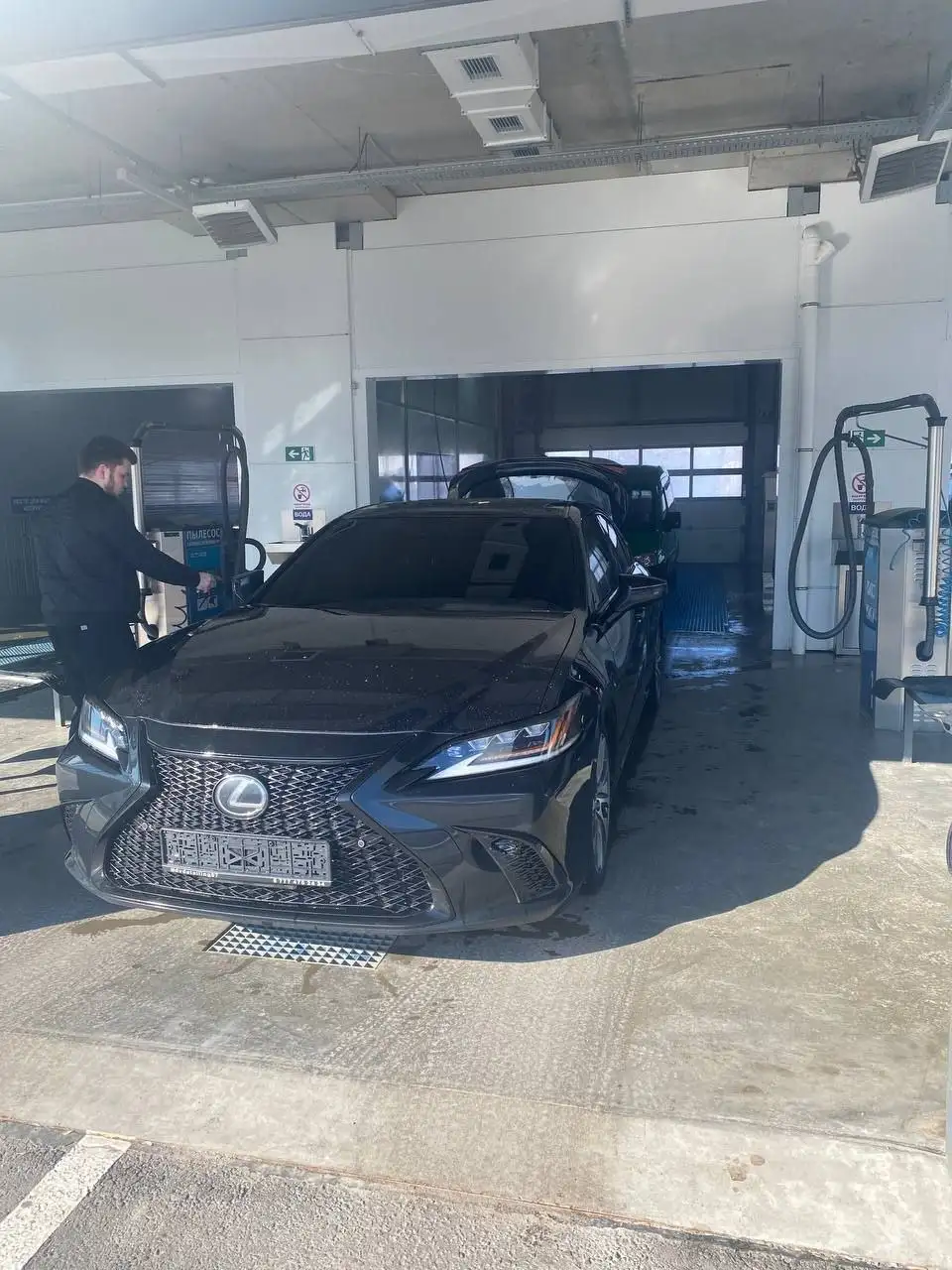 Lexus ES 250 2020 года с люком и черным потолком - Легковые автомобили (Авто) в Набережные Челны