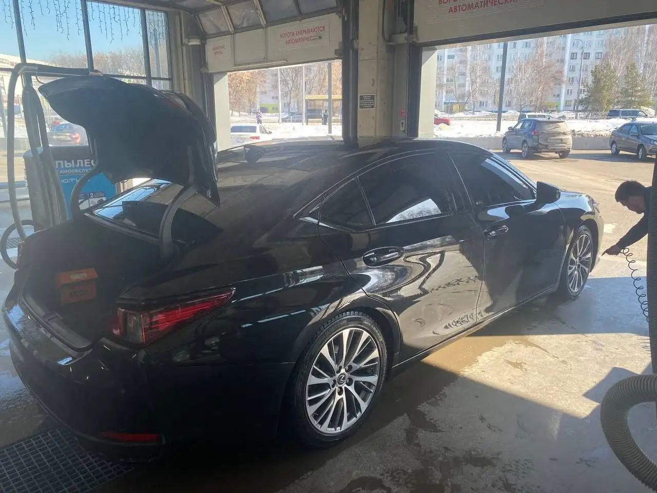 Lexus ES 250 2020 года с люком и черным потолком - Легковые автомобили (Авто) в Набережные Челны