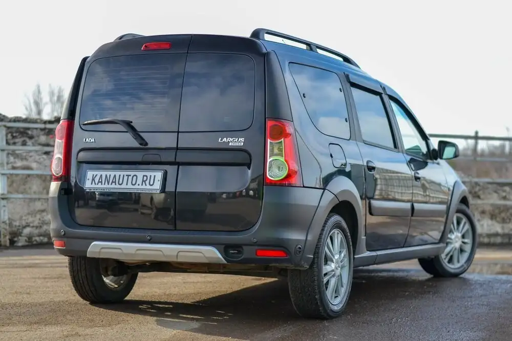 Продажа Lada Largus Cross 2017 года - Авто в Канаш